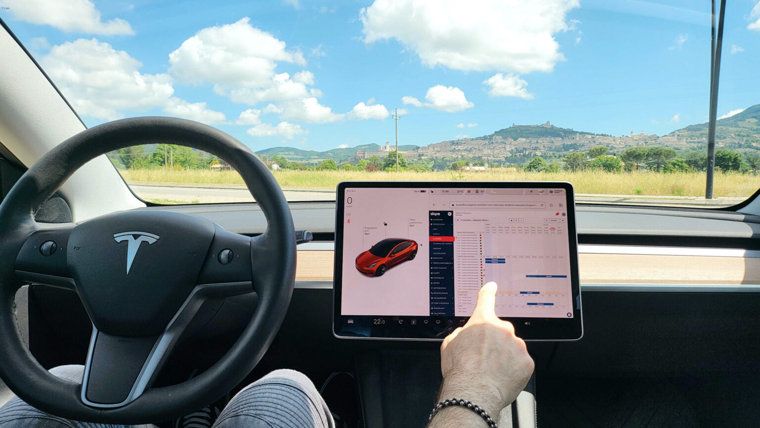Slope software gestionale hotel viene utilizzato su Tesla